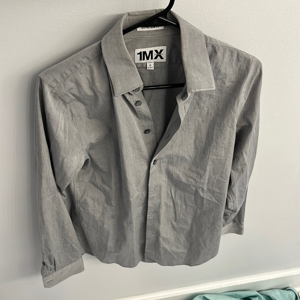 Express 1mx shirt size small